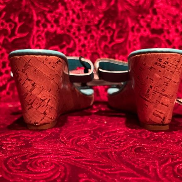 Sixe 6 cork screw style wedge, size 6 tan and turquoise - Picture 4 of 4